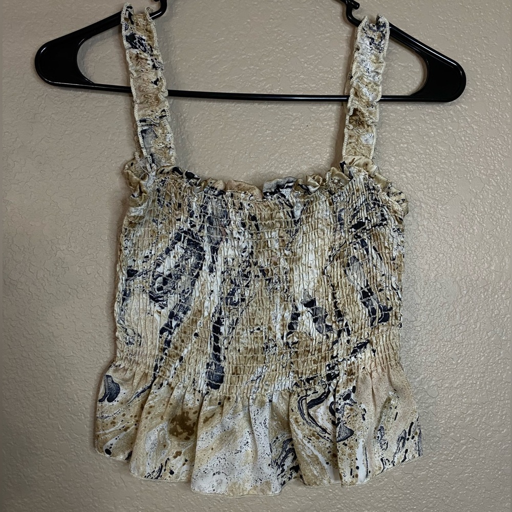 Stretch arms and upper body polyester tank top